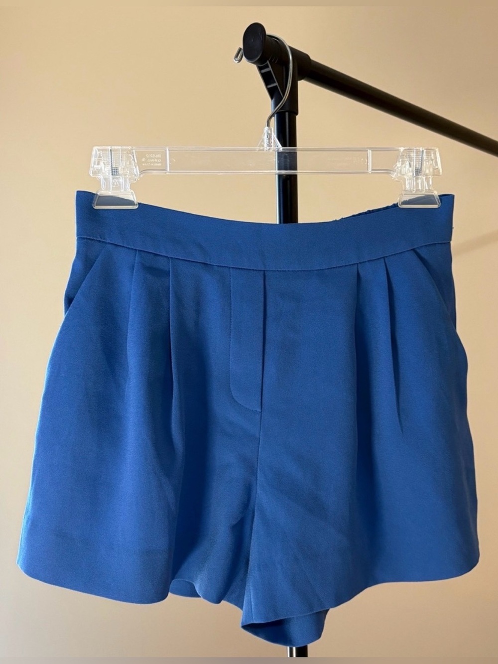 Aritizia Pleated Mini Short size